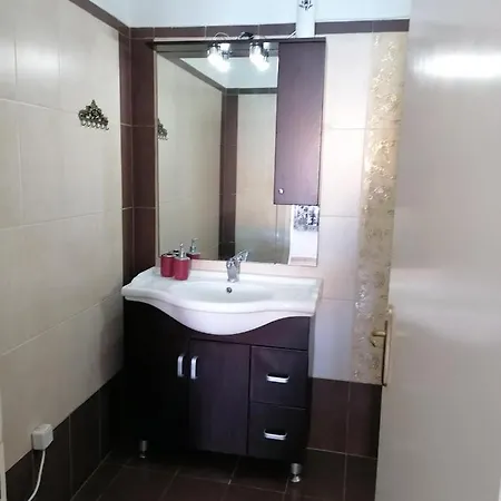 Gorgona 펜션 Loutrá